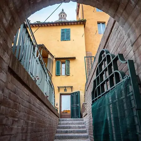 Advocata Nostra Incontro Di Storia E Centralita Apartment *